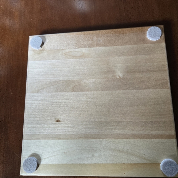 Golden retriever wooden cutting board with juice rim. Never used, display only. - Picture 2 of 2